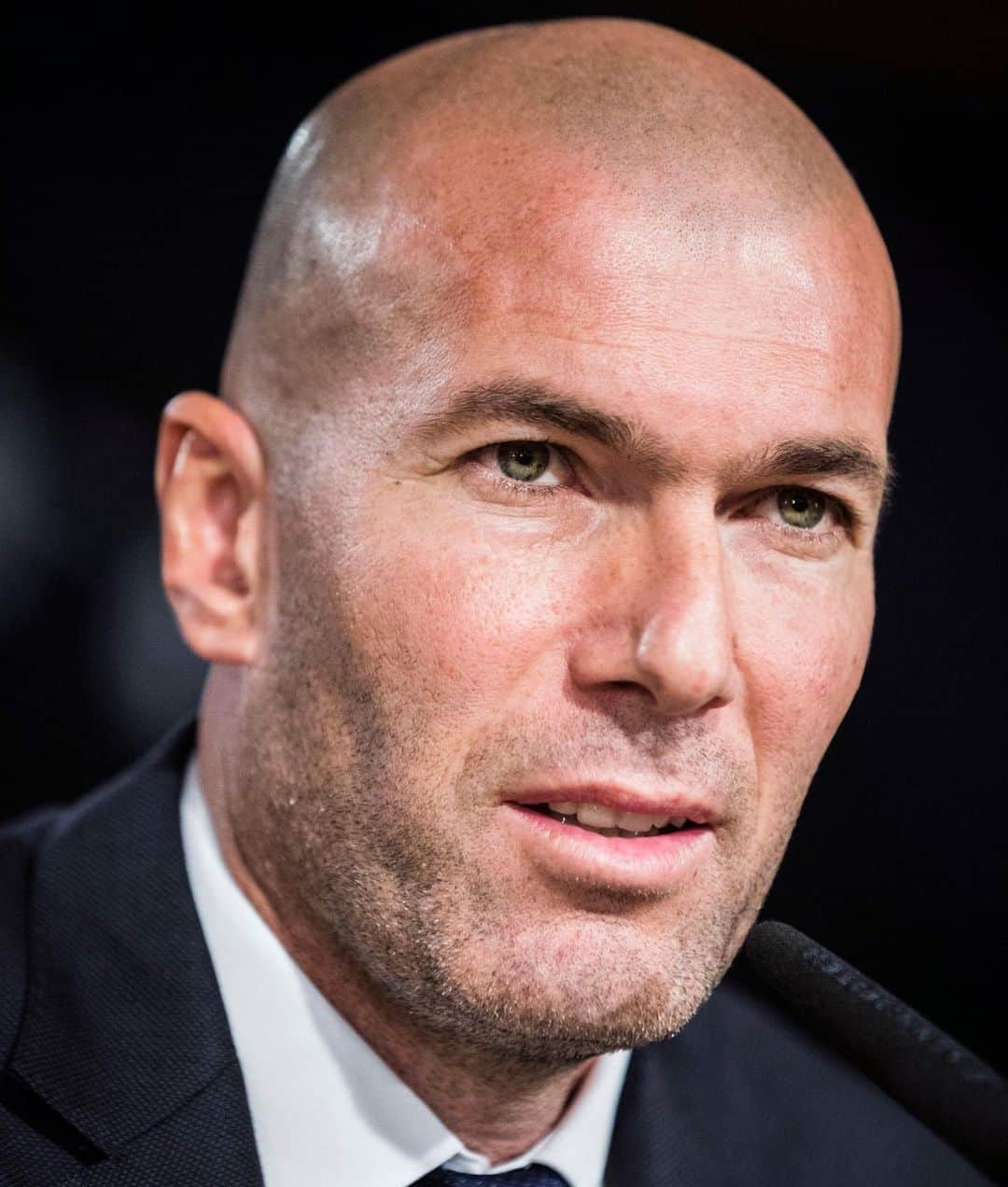 LFPさんのインスタグラム写真 - (LFPInstagram)「✨ A LEGEND as a player, a LEGEND as a coach, a @realmadrid LEGEND, a #LaLigaHistory LEGEND... a TRUE LEGEND! Happy birthday, @zidane! 🎂🎉🎊 • ✨ Una LEYENDA como jugador, una LEYENDA como entrenador, una LEYENDA del #RealMadrid, una LEYENDA de #LaLigaHistory... ¡#Zidane es toda una LEYENDA! ¡Feliz cumpleaños, 'Zizou'! 🎂🎊🎉 • #LaLiga #LaLigaSantander #HBD #Zizou #Football」6月23日 17時06分 - laliga