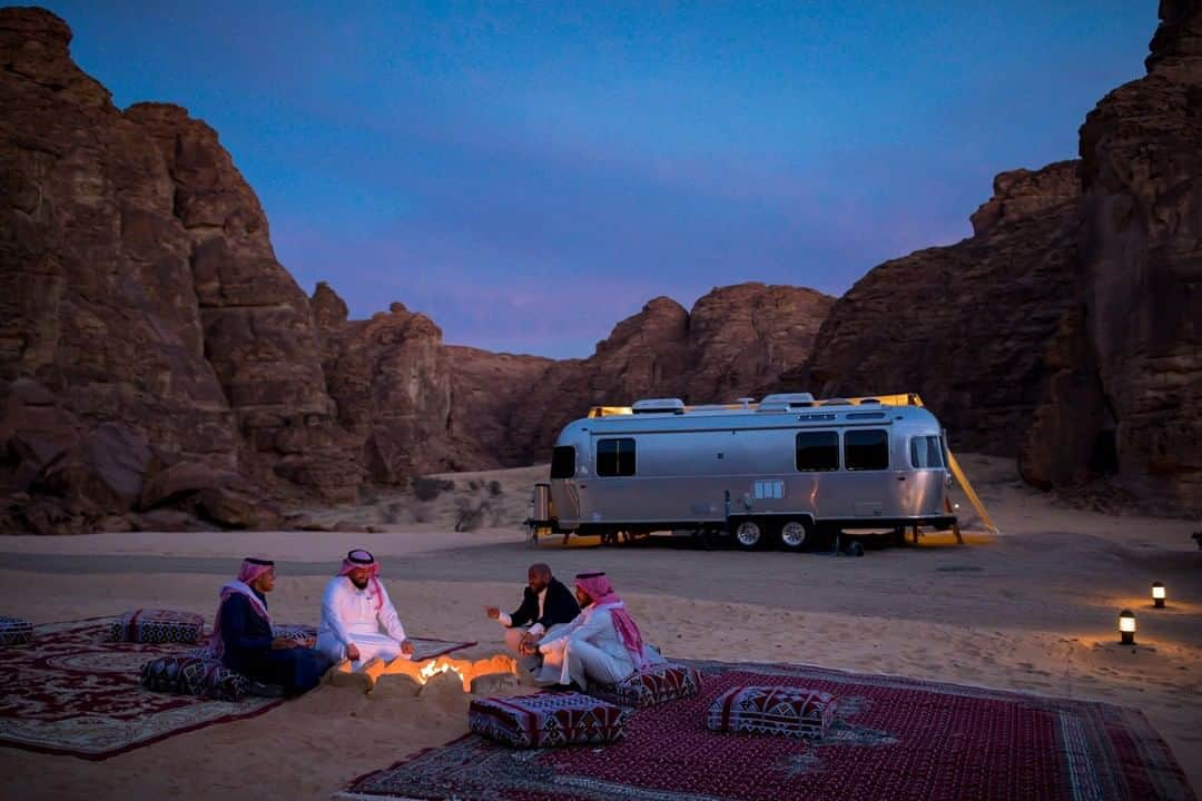 National Geographic Travelさんのインスタグラム写真 - (National Geographic TravelInstagram)「Photo by @tasneemalsultan | A few weeks before COVID-19 was discussed. #alula #camping #saudiarabia」6月23日 17時08分 - natgeotravel