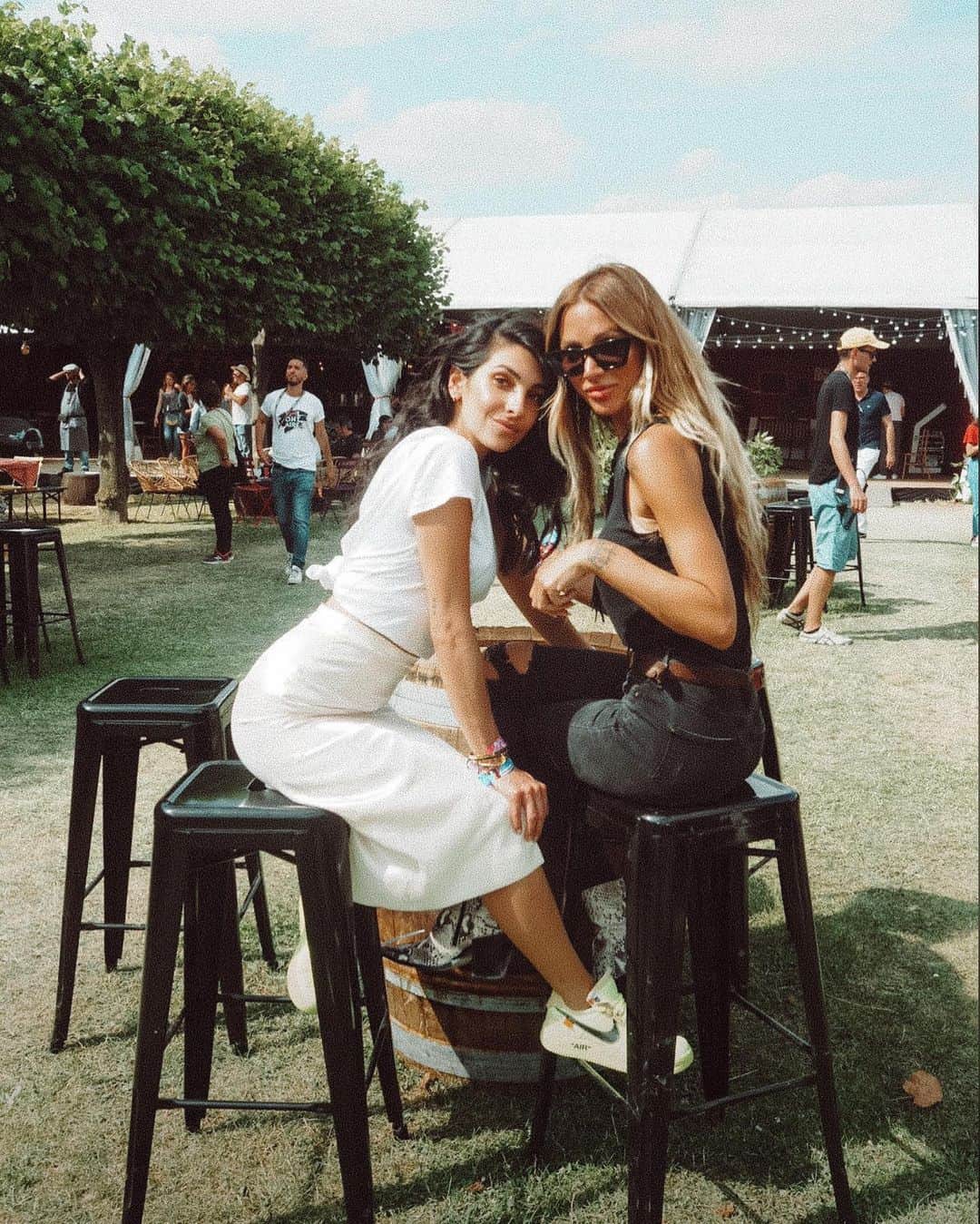 ルー・ティーズデールのインスタグラム：「Throwback to @annanooshin & me on my timehop at the @gatesfoundation and @globalfund in Paris last year 🌍」