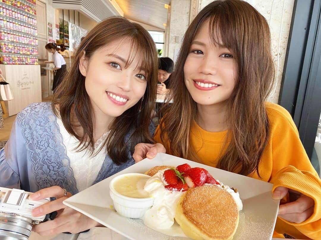 毛利佳納子さんのインスタグラム写真 - (毛利佳納子Instagram)「♔.ﾟ 淡路島❁女子旅 たのしかったああ♥ . だいすきなふたり‪︎‬ ‪︎☺︎♥ @saori_m0119 @kawakami_maho . . #淡路島 #女子旅 #海鮮丼 #スタバ #モデル #関西モデル #モデル女子」6月23日 17時25分 - kanako_mouri