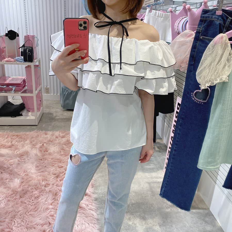 ひよんのインスタグラム：「🦄💜💓 ㅤㅤㅤㅤㅤㅤㅤㅤㅤㅤㅤㅤㅤ @primavely_official のお洋服の世界観が 本当にかわいすぎる🥺❤️ 普段はカジュアルな服装が多いけど、 こういうガーリーなコーデも大好き🥰😘 ㅤㅤㅤㅤㅤㅤㅤㅤㅤㅤㅤㅤㅤ 1枚目のリボンフリルチュニックが 先行発売されてたから買っちゃった😆💓 着るのがたのしみー😍😍😍 ㅤㅤㅤㅤㅤㅤㅤㅤㅤㅤㅤㅤㅤ #primavely #fashion #feeyong #summerfashion #패션 #코디 #일상 #희영 #プリマブリー #ひよん」