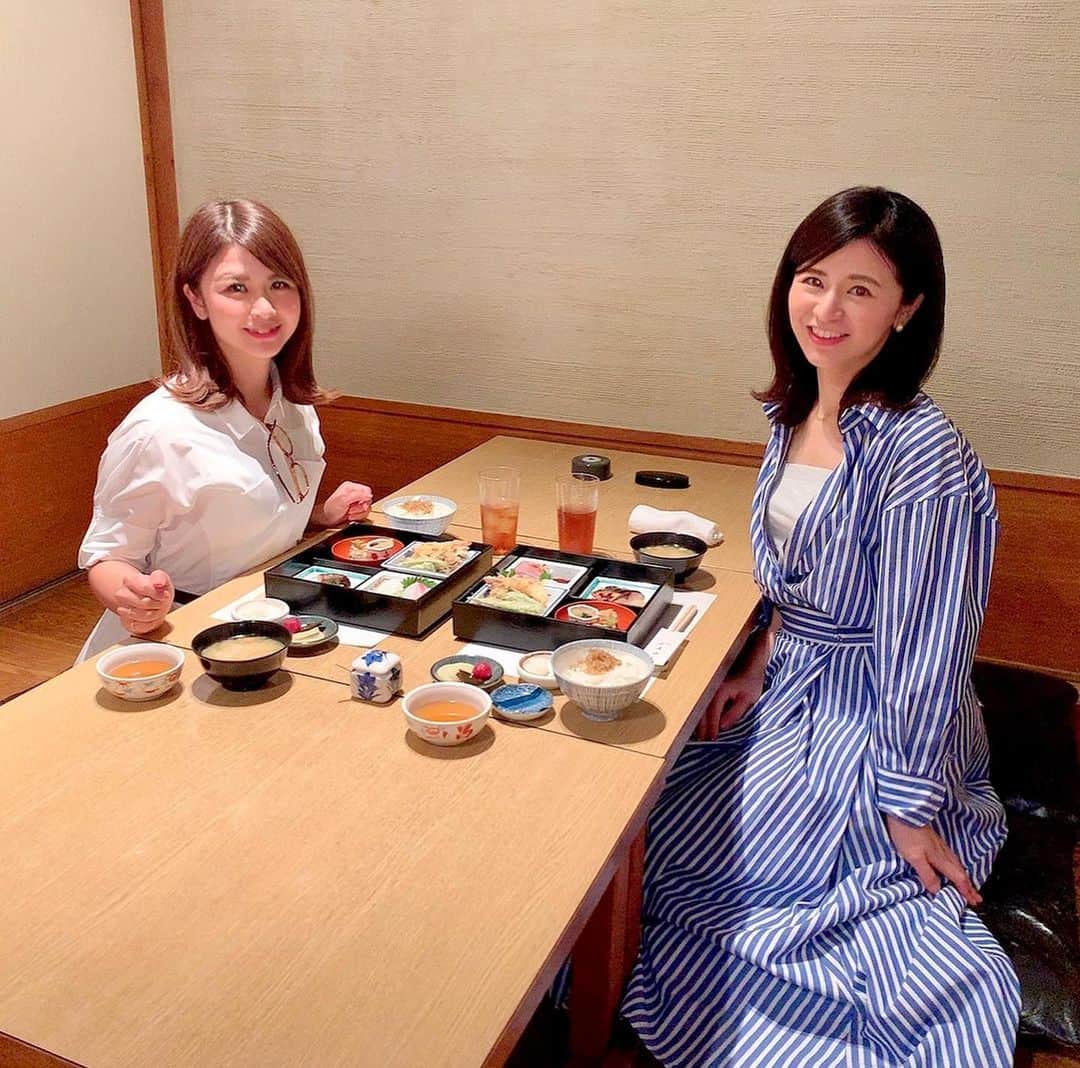 吉村優さんのインスタグラム写真 - (吉村優Instagram)「大阪 * 大阪出張のお仕事終わり 妹と合流して北新地でランチ😘 * 和食な気分だったので お魚が美味しい和食ランチ✨ 焼き魚もお刺身も天ぷらも 美味しかった〜😍😍 * からの久しぶりの大阪でお買い物♡ スーツケースが重い、、、😩 と嘆いていたら 優しい妹が代わりに持ってくれました😂感謝🙏笑 * #大阪 #大阪ランチ #北新地 #ランチ #和食 #鯖 #石和川 #姉妹 #sisters #lunch #osaka #出張 #アナウンサー」6月23日 17時30分 - yuyoshimura87
