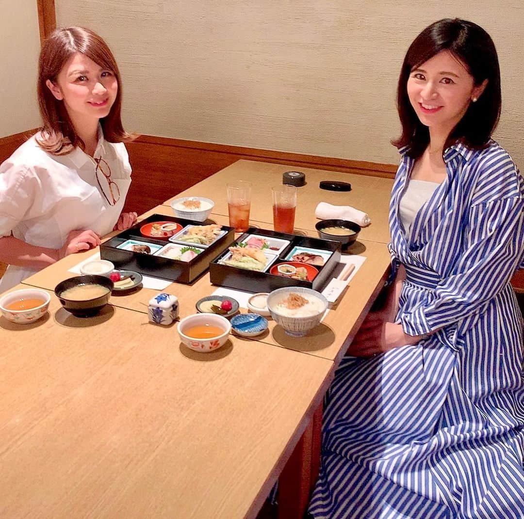吉村優さんのインスタグラム写真 - (吉村優Instagram)「大阪 * 大阪出張のお仕事終わり 妹と合流して北新地でランチ😘 * 和食な気分だったので お魚が美味しい和食ランチ✨ 焼き魚もお刺身も天ぷらも 美味しかった〜😍😍 * からの久しぶりの大阪でお買い物♡ スーツケースが重い、、、😩 と嘆いていたら 優しい妹が代わりに持ってくれました😂感謝🙏笑 * #大阪 #大阪ランチ #北新地 #ランチ #和食 #鯖 #石和川 #姉妹 #sisters #lunch #osaka #出張 #アナウンサー」6月23日 17時30分 - yuyoshimura87