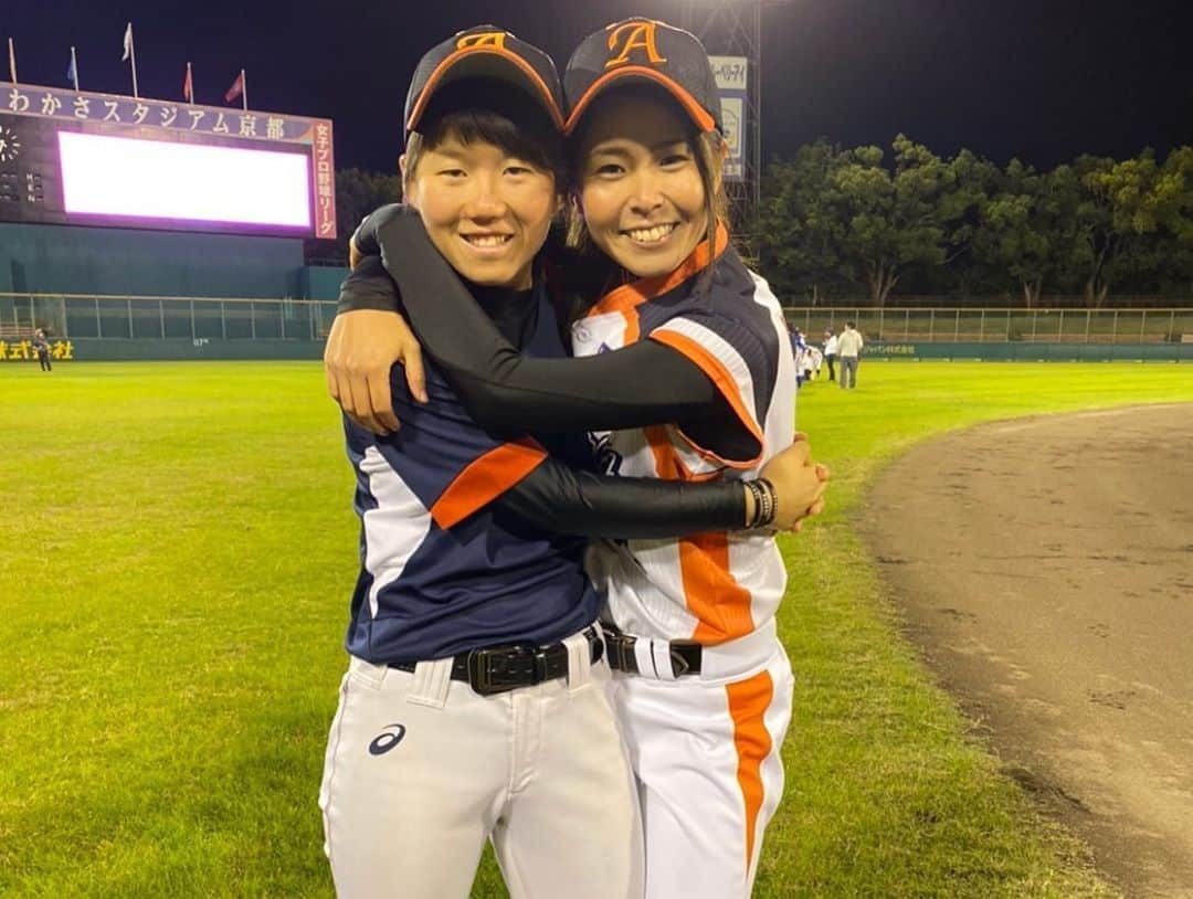 磯崎由加里さんのインスタグラム写真 - (磯崎由加里Instagram)「いよいよ女子プロ野球も開幕〜❤︎ . 今まで一緒にプレーしてた選手はやっぱり 気になりますよね☺️ . 見には行けないけど、 みんな頑張って💓！ 良い結果を期待してる〜🤩 . . #女子プロ野球 #開幕 #埼玉アストライア #中田友実  #みなみ #古谷恵菜  #泉由希菜  #田口真奈  #水流麻夏」6月23日 17時57分 - isozaki.11