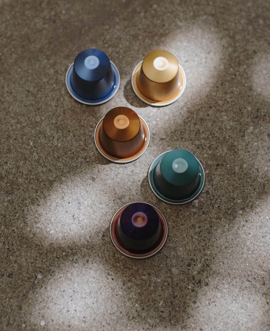 Nespressoさんのインスタグラム写真 - (NespressoInstagram)「A colour for every taste, a drink for every moment. If you're looking for a way to keep things fresh yet simple this summer, choose your capsule and just add ice.   📷: @studiocnp  #Nespresso #ElevateYourSummer #SummerAtHome #CoffeeLover #IcedCoffee」6月23日 18時00分 - nespresso