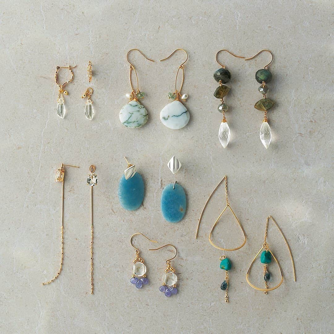 ageteさんのインスタグラム写真 - (ageteInstagram)「.﻿ 【2020 Summer Collection_ EAR DRESS】 ﻿ 色々な組み合わせを見つけてはファッションや気分によって変えてみる。﻿ お洋服を着替えるように、ジュエリーを楽しんでほしい。﻿ そんな想いで生まれたのが、耳元をドレスアップする、﻿ イヤードレス、というワードローブです。﻿ ﻿ 選ぶ瞬間の高揚感。﻿ スタイリングを考えるワクワク感。﻿ ジュエリーを通して感じるそんなささやかな喜びが、いつもの日常を変えてくれると思うのです。 ﻿ ﻿ #agete #jewelry #accessory #pirecedearrings #earrings #charm #eardress #ageteofficial_coordinate #summercollection #summer #collection #newarrivals #アガット #ジュエリー #アクセサリー #ピアス #イヤリング #チャーム #イヤードレス #夏 #コレクション #新作」6月23日 18時04分 - agete_official