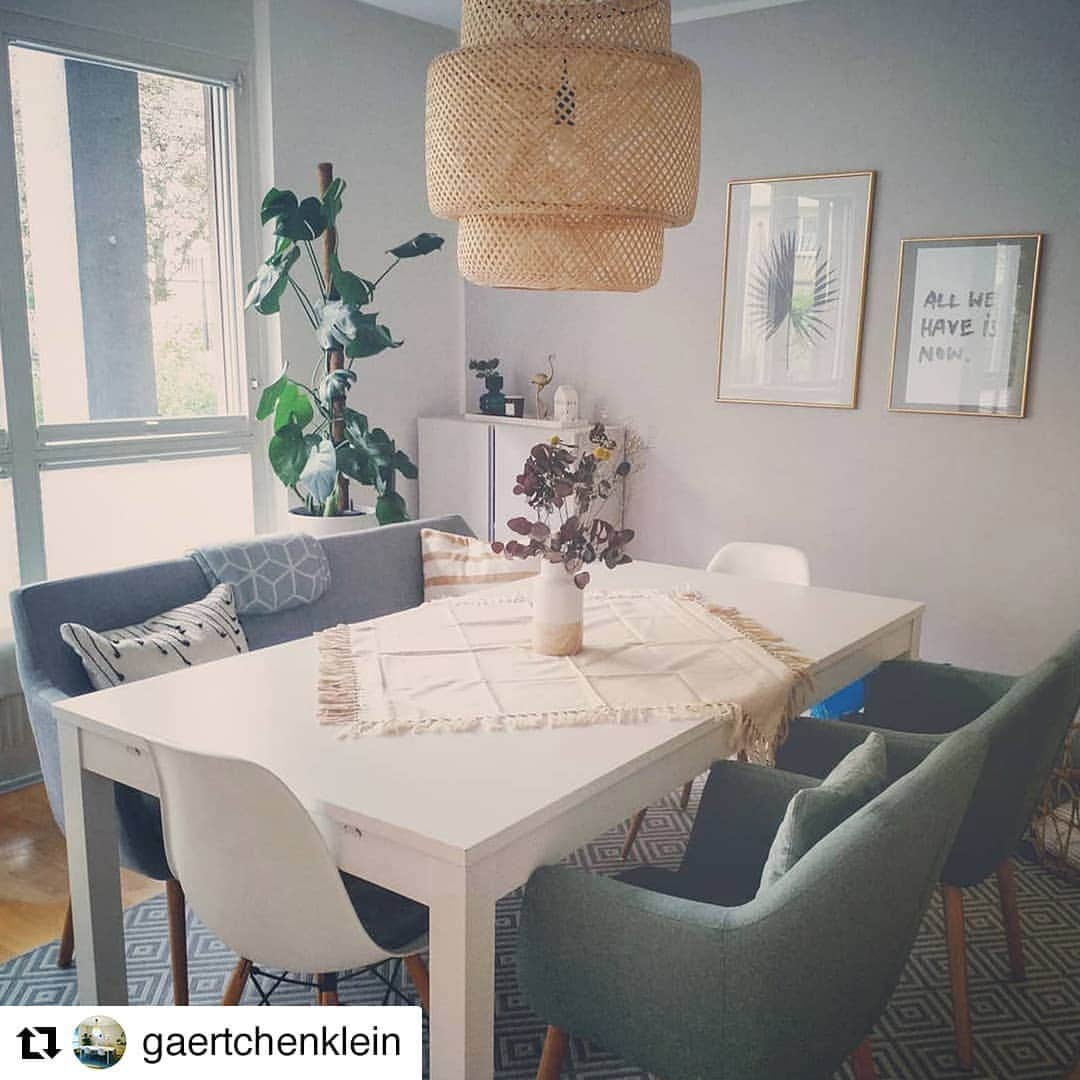 IKEA Austriaさんのインスタグラム写真 - (IKEA AustriaInstagram)「In der Lieblingsecke von @gaertchenklein würden wir auch gerne mal Platz nehmen ... Was meint ihr? 💕 #IKEAat #Regram // SINNERLIG Hängeleuchte, Bambus € 49,99」6月23日 18時20分 - ikeaaustria