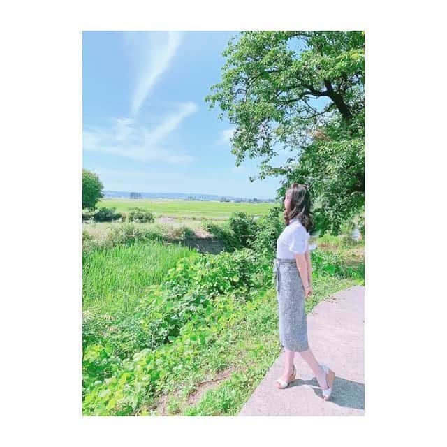 夢羽美友さんのインスタグラム写真 - (夢羽美友Instagram)「𝔻𝕣𝕚𝕧𝕖...☻︎☻︎ ... 自然の中をdrive♡ なんだか空がとっても綺麗だ🌤 市内から離れてみた^_^♡ #富山  #雲が綺麗 #drive日和」6月23日 18時21分 - mayu09.06