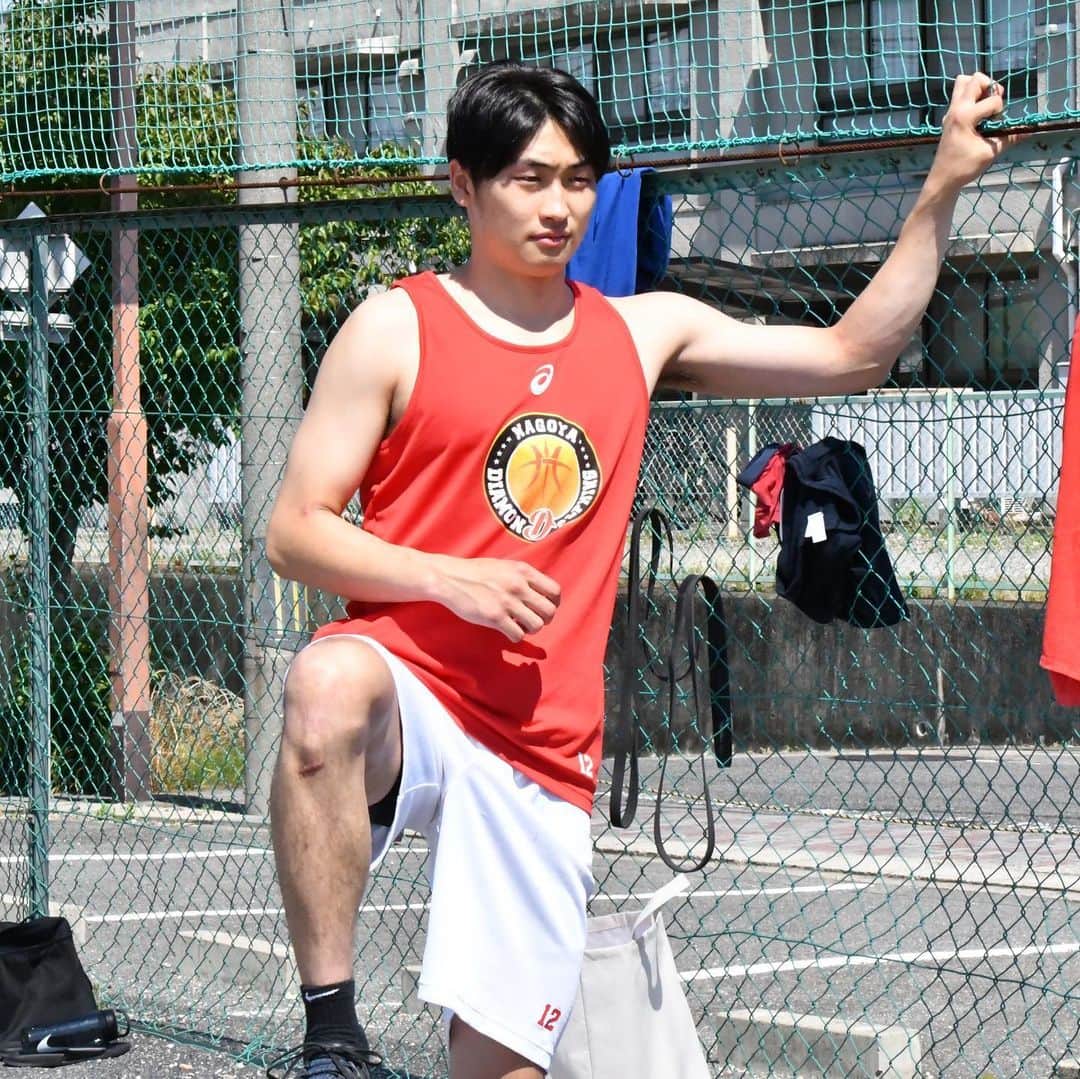名古屋ダイヤモンドドルフィンズ Nagoya Diamondさんのインスタグラム写真 - (名古屋ダイヤモンドドルフィンズ Nagoya DiamondInstagram)「グラウンド練習公開📸﻿ ﻿ ドルフィンズでは少人数制でグラウンド練習を行っております☀️﻿ ハードなラントレーニングをこなし、来シーズンに向けて体力作りに励んでおります🏃‍♂️💨﻿ ﻿ #DORED #ドルフィンズ #Bリーグ #名古屋 #バスケ #バスケットボール #ラン #トレーニング #あつい #夏本番 #いい天気 #小林遥太 #りょーた #ばっしー #張本天傑 #テン #安藤周人 #しゅーと #中東泰斗 #タイト」6月23日 18時32分 - nagoyadolphins