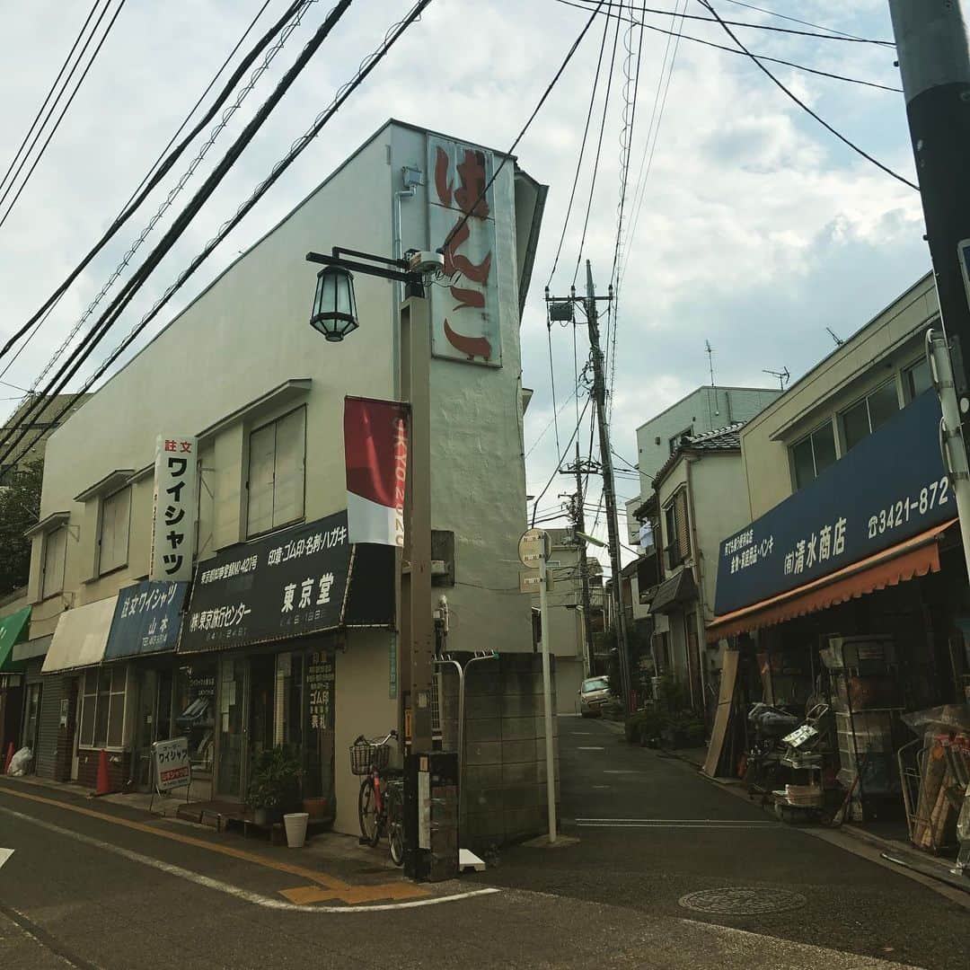 櫻井リヤのインスタグラム：「初夏の空気　#三叉路#世田谷」