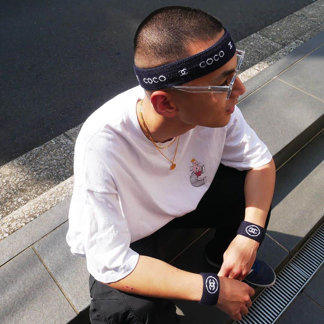Vintage Brand Boutique AMOREさんのインスタグラム写真 - (Vintage Brand Boutique AMOREInstagram)「Chanel sport line hairband & wristbands 3 pieces set 🛹 📌On website search for AO23439▶︎Free Shipping Worldwide✈️ ≫≫≫ DM for more information 📩 info@amorevintagetokyo.com #AMOREvintage #AMORETOKYO #tokyo #Omotesando #Aoyama #harajuku #vintage #vintageshop #ヴィンテージ #ヴィンテージショップ #アモーレ #アモーレトーキョー #表参道 #青山 #原宿#東京 #chanel #chanelvintage #vintagechanel #ヴィンテージ #シャネル #ヴィンテージシャネル #シャネルヴィンテージ #amorewardrobe #アモーレワードローブ」6月23日 18時46分 - amore_tokyo