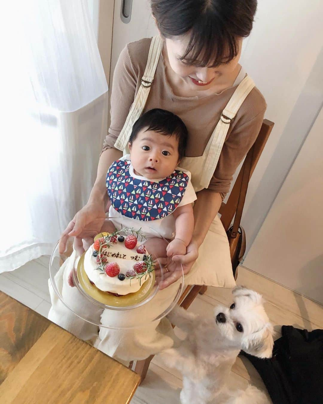 ちょびさんのインスタグラム写真 - (ちょびInstagram)「とってもとっても嬉しかったね👶🏻🤎 まだまだ余韻に浸れる🐶 . #おうちじかん#男の子ベビー#2month#男の子ママ#ベビー服#petitmain#ムッシムパネン#ママリ#ベビフル#ままのて#ゼクシィbaby#令和2年ベビー#ママスタグラム#ベビスタグラム」6月23日 19時07分 - kaoriririn15