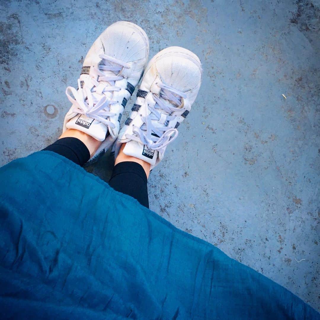 田中香子さんのインスタグラム写真 - (田中香子Instagram)「3か月ぶりに スカートはいた。 でも with スニーカーと 着圧レギンス。 歩くから。  まだまだ終わらぬ ダイエッ道。」6月23日 19時26分 - soo.yt