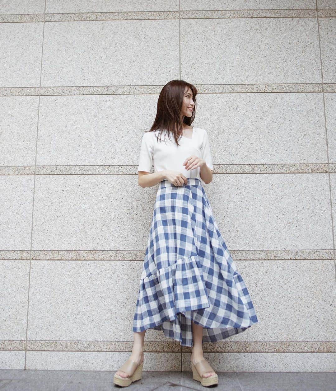 喜田彩子さんのインスタグラム写真 - (喜田彩子Instagram)「﻿ ﻿ TOPS... @celford_official ﻿ SKIRT... @nostalgia_jp ﻿ SHOES... @amerivintage ﻿ ﻿ 今日も子供達の学校と習い事の送迎に3食ご飯に、お仕事2件と充実した1日🌿﻿ ﻿ こんな日はのんびり半身浴したいけど...まだ眉が不安で半身浴出来ない🙃﻿ そういうとこ、めちゃくちゃしっかり守るタイプ♡﻿ ﻿ ﻿ #fashion #outfit #ootd #coordinate #simple  #instagood #mamacode #mom  #엄마 #패션 #156センチコーデ #sサイズコーデ #お出かけコーデ #夏コーデ #春夏コーデ #シンプルコーデ #ファッション #コーディネート #コーデ #ママ #ママコーデ」6月23日 19時29分 - ayacokida