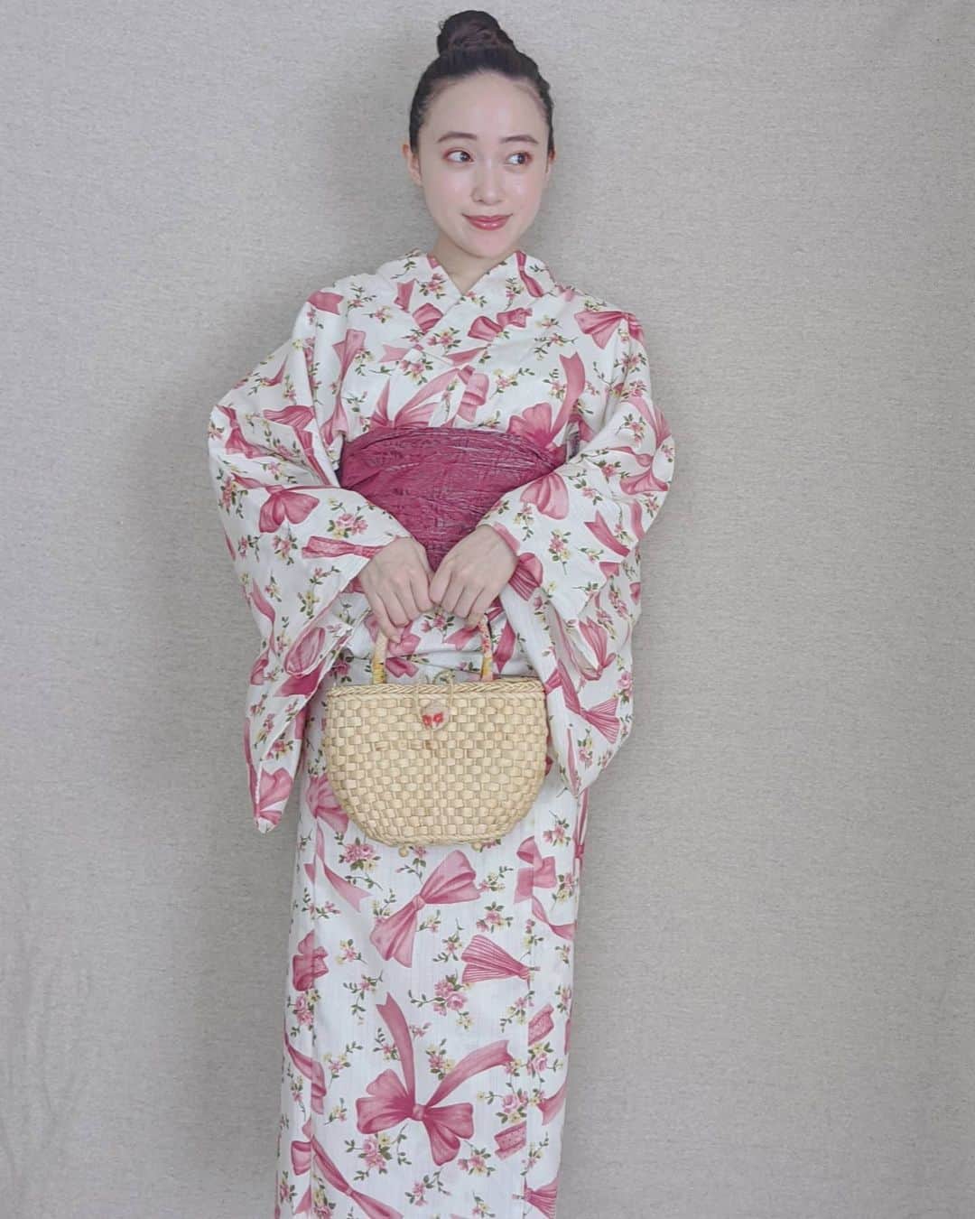 のインスタグラム：「浴衣データ💝 #maisondefleur #おうちdeメゾンドフルール . . . マイブランド『fiocco』お洋服販売中♡ プロフィールのURLからぜひ見てね🎀 #fiocco  #フィオッコ  #ファッションブランド . . . #相川結 #女優 #モデル #フリーランス #フリーモデル #サロンモデル #サロモ #美容 #メイク #ファッション #撮影 #低身長 #セルフポートレート #自撮り #セルフィー #浴衣」
