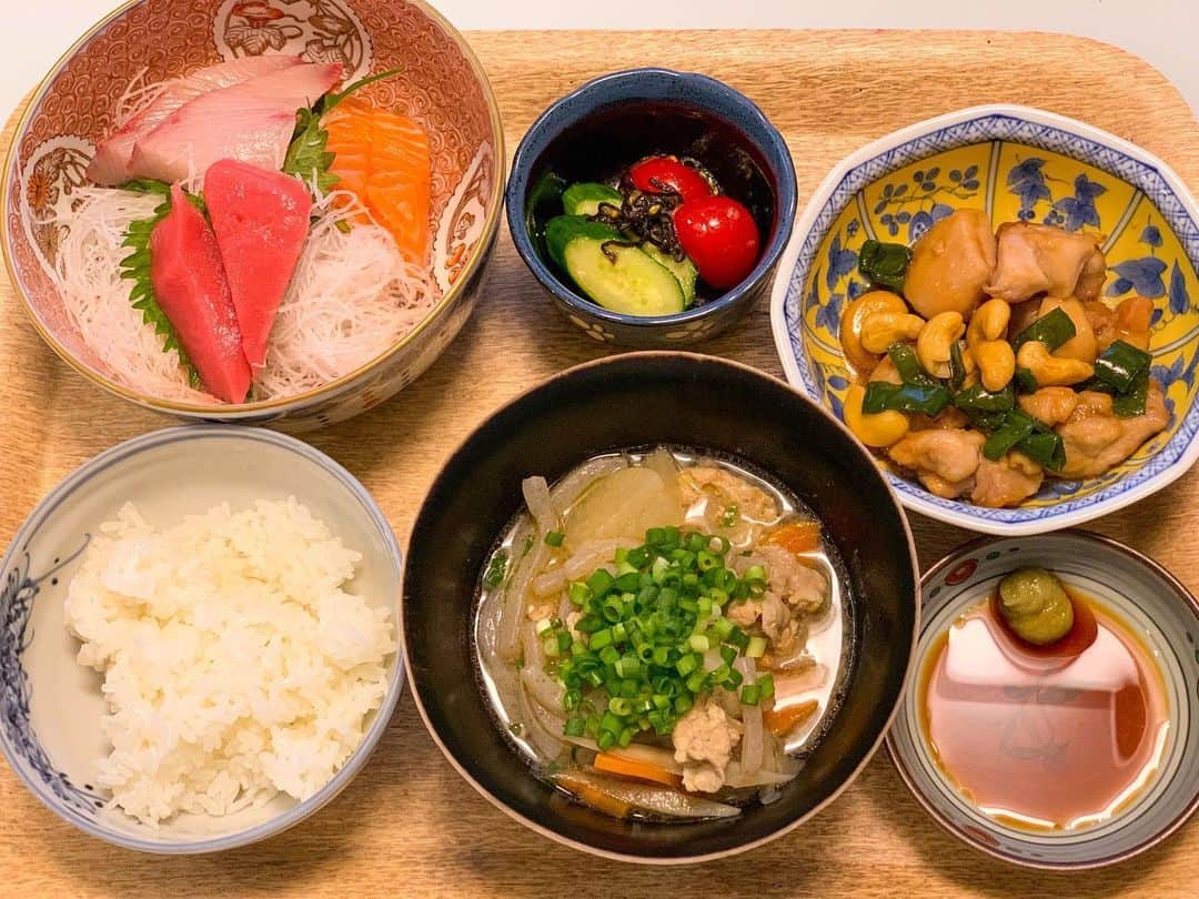 浅越しのぶさんのインスタグラム写真 - (浅越しのぶInstagram)「先日のキャンプでケータリング中華が最高だったんで、鶏肉とカシューナッツを作りました。よく遠征先の中華料理屋で食べたなぁと懐かしく思いました(^^) #中華#鶏肉とカシューナッツ#豚汁#夕食#テニス」6月23日 19時45分 - shinobu_asagoe_official