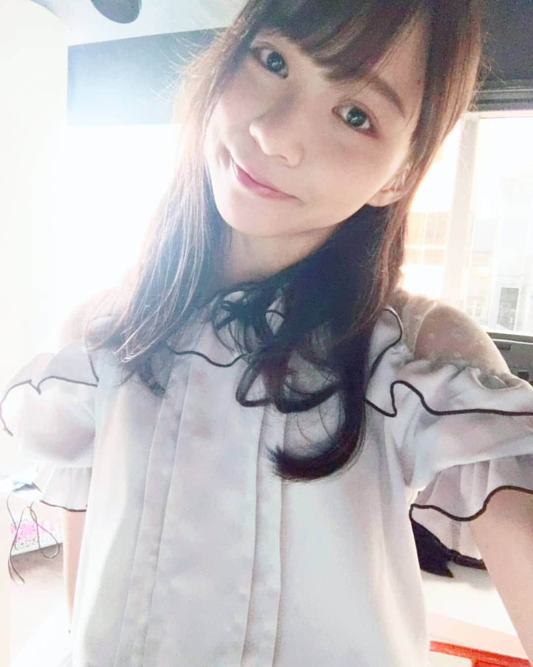 周庭（しゅうてい）のインスタグラム：「- 人生第一次染髮。 大家看得出是甚麼顏色嗎？  謝謝 @momiji_jimmy ❤️」
