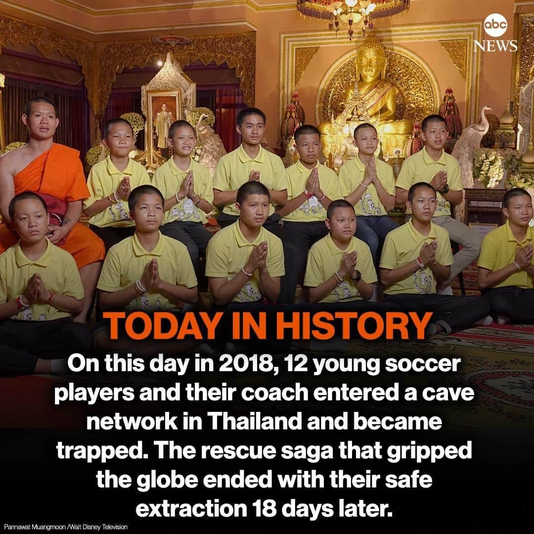 ABC Newsさんのインスタグラム写真 - (ABC NewsInstagram)「On this day in 2018, 12 young soccer players and their coach entered a cave network in Thailand and became trapped.  The rescue saga that gripped the globe ended with their safe extraction 18 days later. #thailand #rescue #soccer #cave #onthisday」6月23日 20時13分 - abcnews
