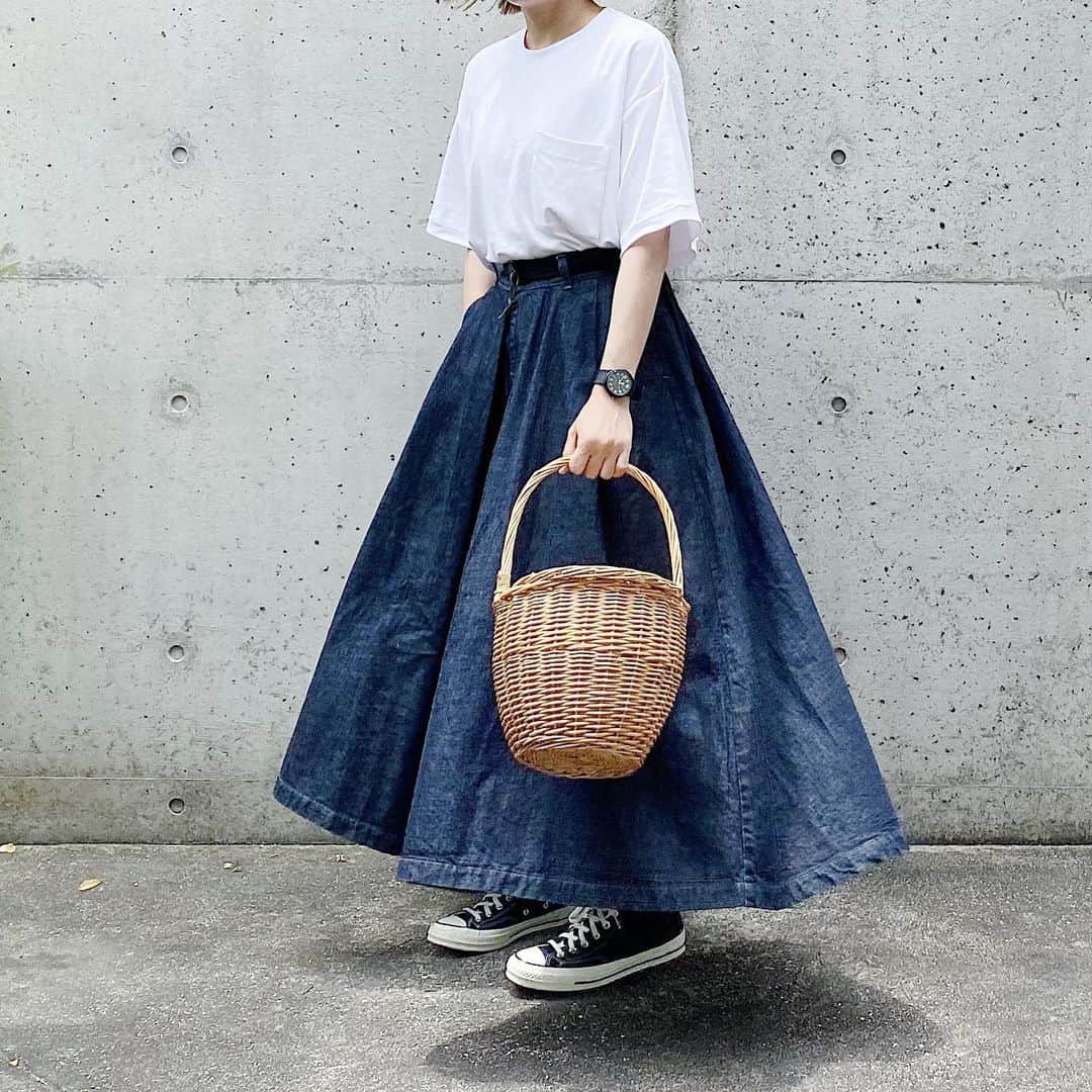 ryokoさんのインスタグラム写真 - (ryokoInstagram)「▪︎ . 白Tシャツとデニムのカルメンキュロット . . . tee #muji bottoms #harvesty bag #menui shoes #converse #ct70」6月23日 20時43分 - ryo___ka