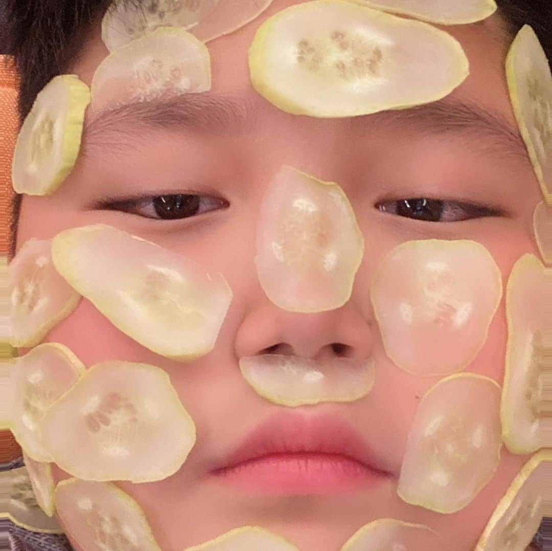 オ・ユナさんのインスタグラム写真 - (オ・ユナInstagram)「#오이마사지🥒」6月23日 20時36分 - ya9579