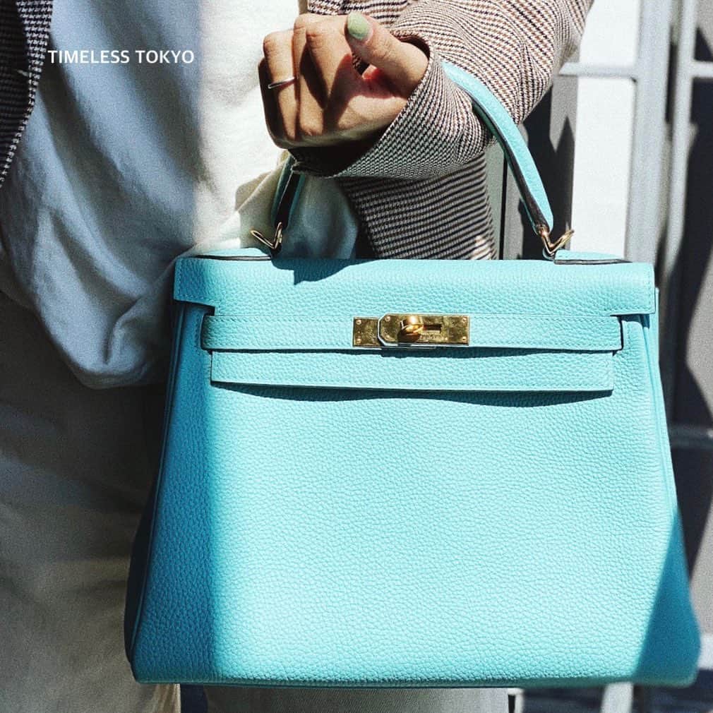 Paula’sのインスタグラム：「【HERMES】 ケリー28 トゴ 2WAY ハンドバッグ T刻印  今夜はエルメスのケリー✨ ケリーバッグは女優からモナコ公国の王妃となったグレース・ケリーにちなんで名付けられたバッグなんです！ さらにそこには面白い秘話もあるんです！！ . 詳細はWEB SHOPにて 【E20463】 .  #timelesstokyo#timeless#tokyo#vintage#vintageshop#chanel#selectshop#CELINE#HERMES#GUCCI#DIOR#CHANEL#エルメス #ヴィンテージバッグ」
