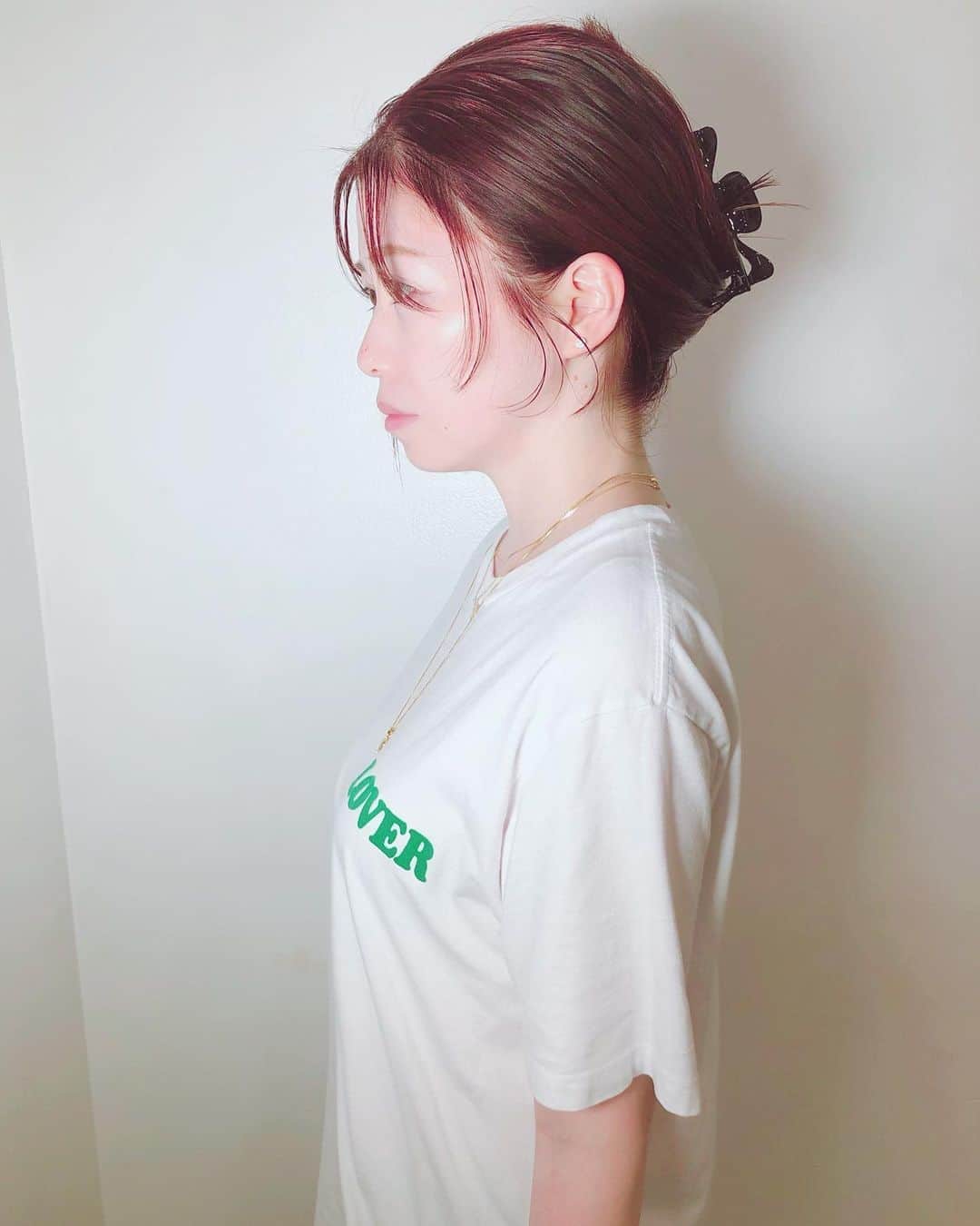山脇道子のインスタグラム：「くるんってしてクリップ🖇 ちょっとウェットな方がやり易いから @shimaproduct_official のモイスチャーつけてます🙋🏻‍♀️」