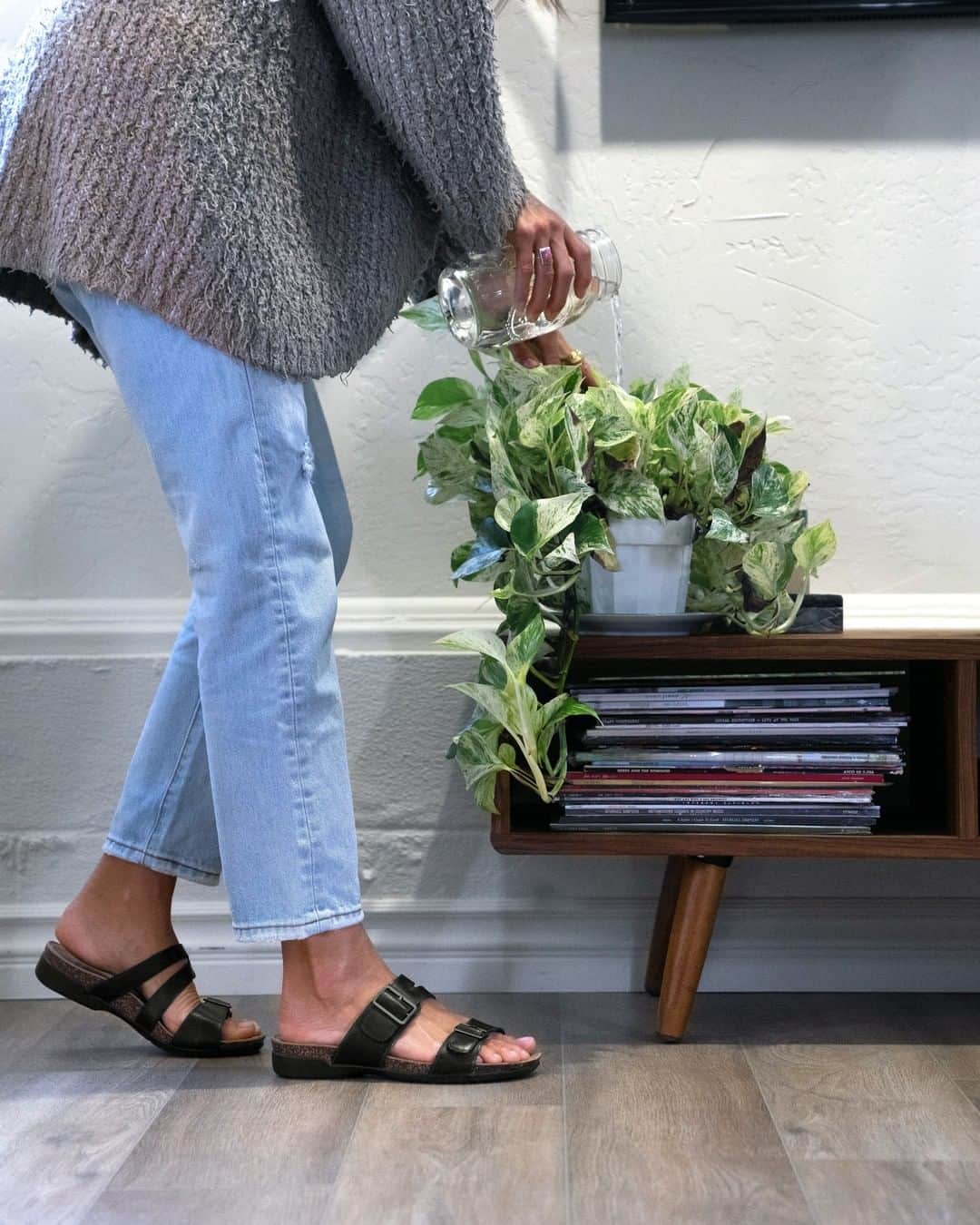 ダンスコのインスタグラム：「⭐⭐⭐⭐⭐ “Love them. Simple and comfortable, yet stylish.” – Brenda」