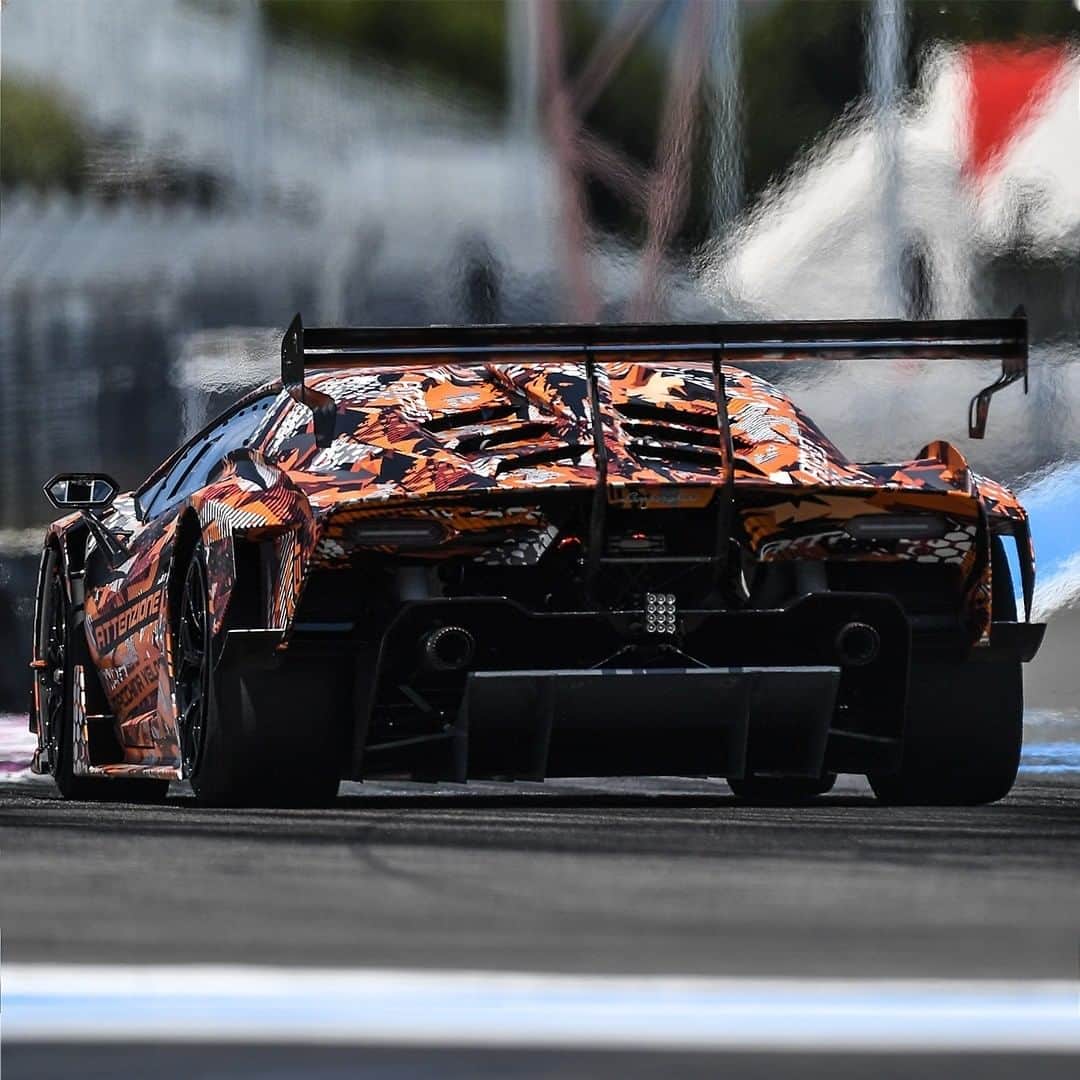 ランボルギーニさんのインスタグラム写真 - (ランボルギーニInstagram)「Excellence and exclusivity combine to create something incredible.  A limited-edition, track-only Hyper Car is set to hit the track for its world premiere scheduled for summer 2020. Fitted with the most powerful V12 engine to date, the Lamborghini SCV12 will be designed by Centro Stile Lamborghini and assembled entirely within the Lamborghini factory. @lamborghinisc  #Lamborghini #LamborghiniSC #SCV12 #CentroStileLamborghini」6月23日 21時00分 - lamborghini