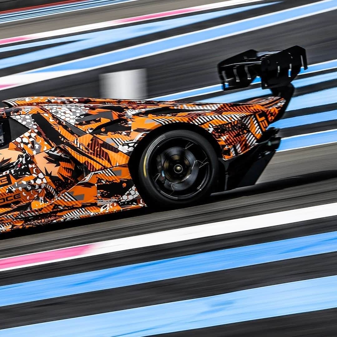 ランボルギーニさんのインスタグラム写真 - (ランボルギーニInstagram)「Excellence and exclusivity combine to create something incredible.  A limited-edition, track-only Hyper Car is set to hit the track for its world premiere scheduled for summer 2020. Fitted with the most powerful V12 engine to date, the Lamborghini SCV12 will be designed by Centro Stile Lamborghini and assembled entirely within the Lamborghini factory. @lamborghinisc  #Lamborghini #LamborghiniSC #SCV12 #CentroStileLamborghini」6月23日 21時00分 - lamborghini