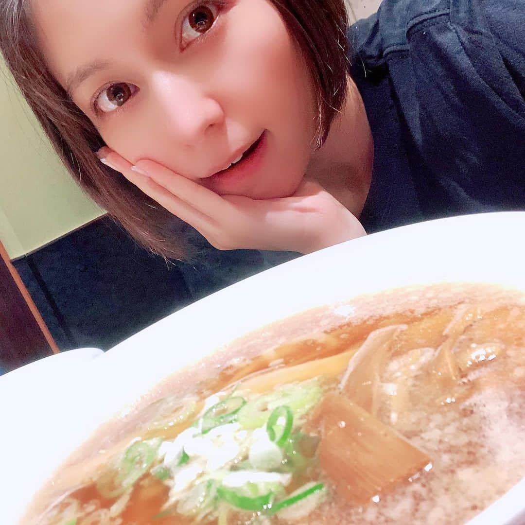 リンさんのインスタグラム写真 - (リンInstagram)「🍜 #久々の #ラーメン #ラーメン女子  #醤油ラーメン #嬉しみ」6月23日 21時05分 - lynn.06.01