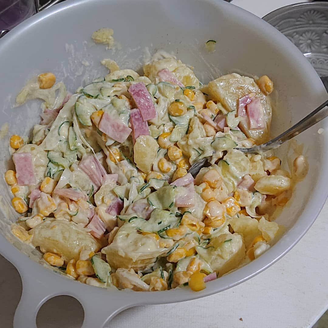 グレート義太夫さんのインスタグラム写真 - (グレート義太夫Instagram)「ポテトサラダ。 美味しくできたと思ったら…。 ニンジンすっかり忘れてました(泣)」6月23日 21時06分 - great_gidayu