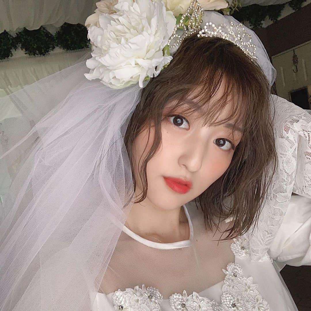 石井陽菜さんのインスタグラム写真 - (石井陽菜Instagram)「﻿ ﻿ ﻿ ﻿ 撮影でした💐👰﻿ ﻿ ドレスを着るとやっぱり幸せな気持ちになる〜﻿ ﻿ ﻿ ﻿ ﻿ ﻿ #ウエディング撮影#ウエディングドレス#ボブアレンジ」6月23日 21時08分 - ishii__haruna