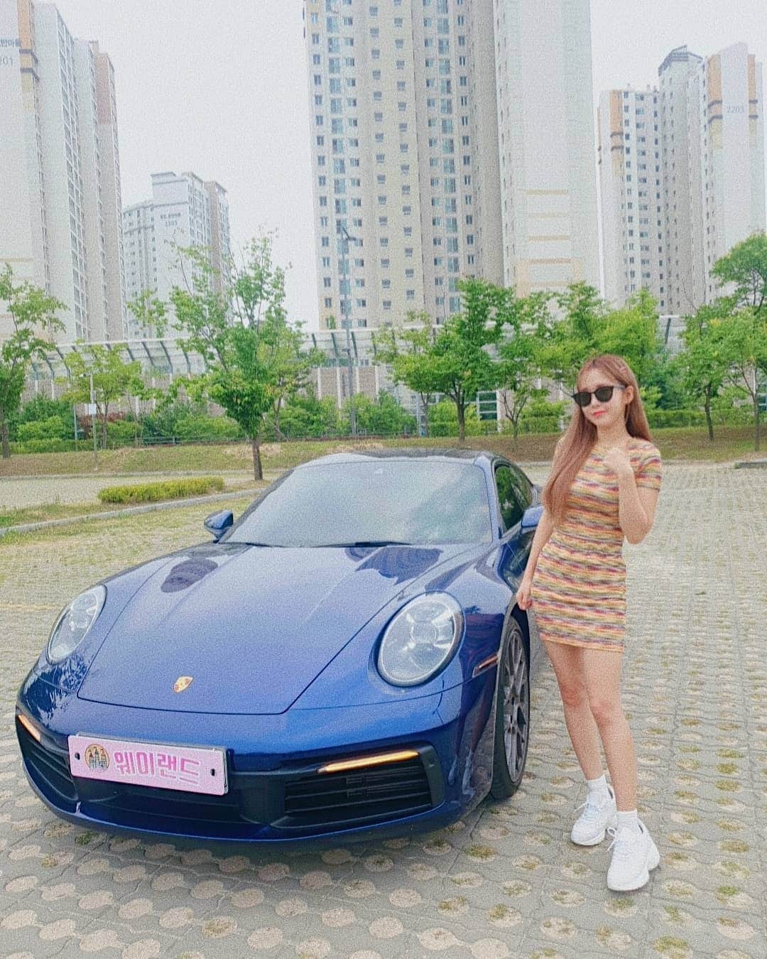 ウェイ さんのインスタグラム写真 - (ウェイ Instagram)「더워도 여름 좋다고 한거 취소요.... 오늘 더워서 실신할뻔 💦 차에서 내리기가 그릏게 싫더라..🌝🔥 . . 무슨차인지 맞춰보세요!!! Guess what car it is!?」6月23日 21時10分 - baysunny