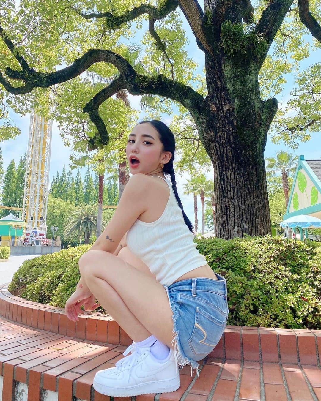 のインスタグラム：「😮🍃」
