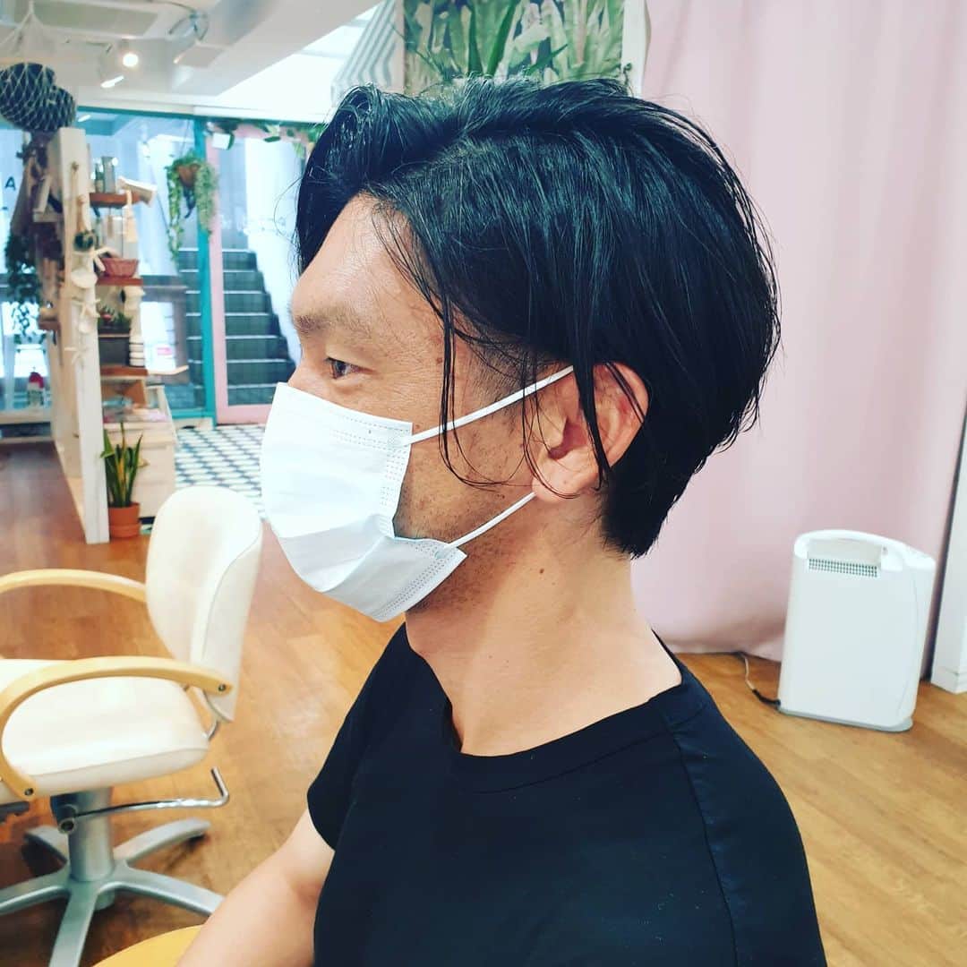 高萩洋次郎さんのインスタグラム写真 - (高萩洋次郎Instagram)「バッサリ髪を切りました。  夏仕様」6月23日 21時32分 - yojiro_08