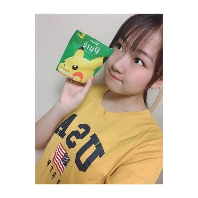 みのり（民謡ガールズ）さんのインスタグラム写真 - (みのり（民謡ガールズ）Instagram)「#ピカチュウ 🥳💜 #民謡ガールズ #みのり #ピュレグミ #ポケットモンスター #ポケモン #キャラ #キャラクター #グミ #お菓子 #ピカチュウグミ #光」6月23日 21時47分 - wawawa_minori