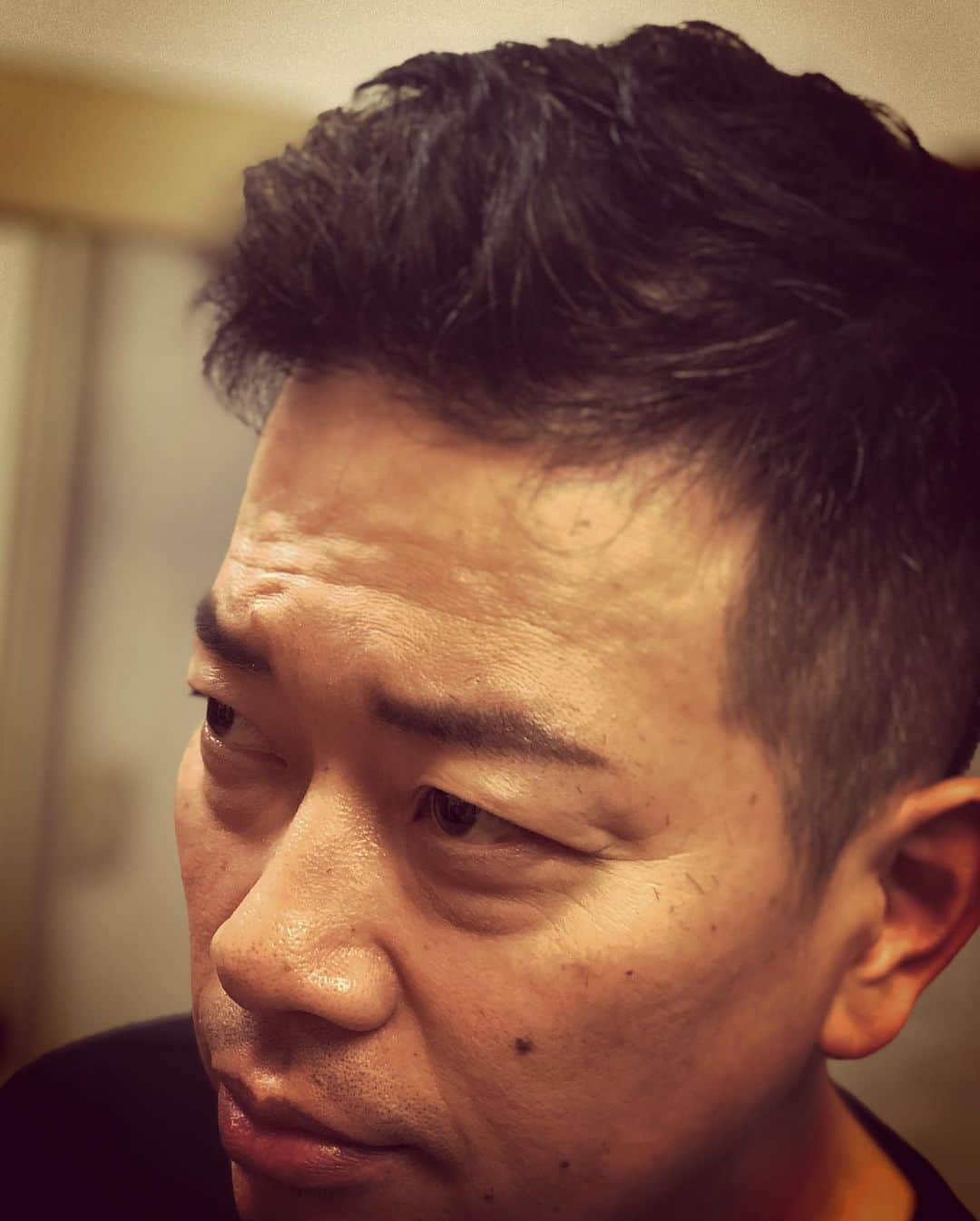 杉本知香さんのインスタグラム写真 - (杉本知香Instagram)「宮迫さん、YouTubeチャンネル登録者数が もうすぐ100万人❣️ 記念に何をするのか楽しみー😆😆😆 最近インスタも頑張ってます❣️ 梅雨時期は前髪のくせ毛がグネグネになるので短めにしました✂️✨ セットをちゃんとしなくても爽やかでいい感じっ😊😊😊🦍 #中目黒美容室  #宮迫博之 @miyasako_hiroyuki  #宮迫です #YouTube」6月23日 21時49分 - sugimotoc