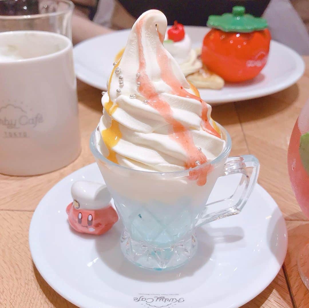 なかやまちえこのインスタグラム：「自粛始まる前に行ったカービィカフェやいろいろ。（ほとんどの写真が年始明け〜2月始めくらい。）⠀ そろそろまたお店が開いてきましたね☺️☺️☺️⠀⠀ 甘いもの編🍦⠀ #cafe #カフェ」
