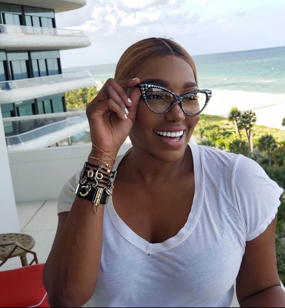 ネネ・リークスのインスタグラム：「Getting excited」