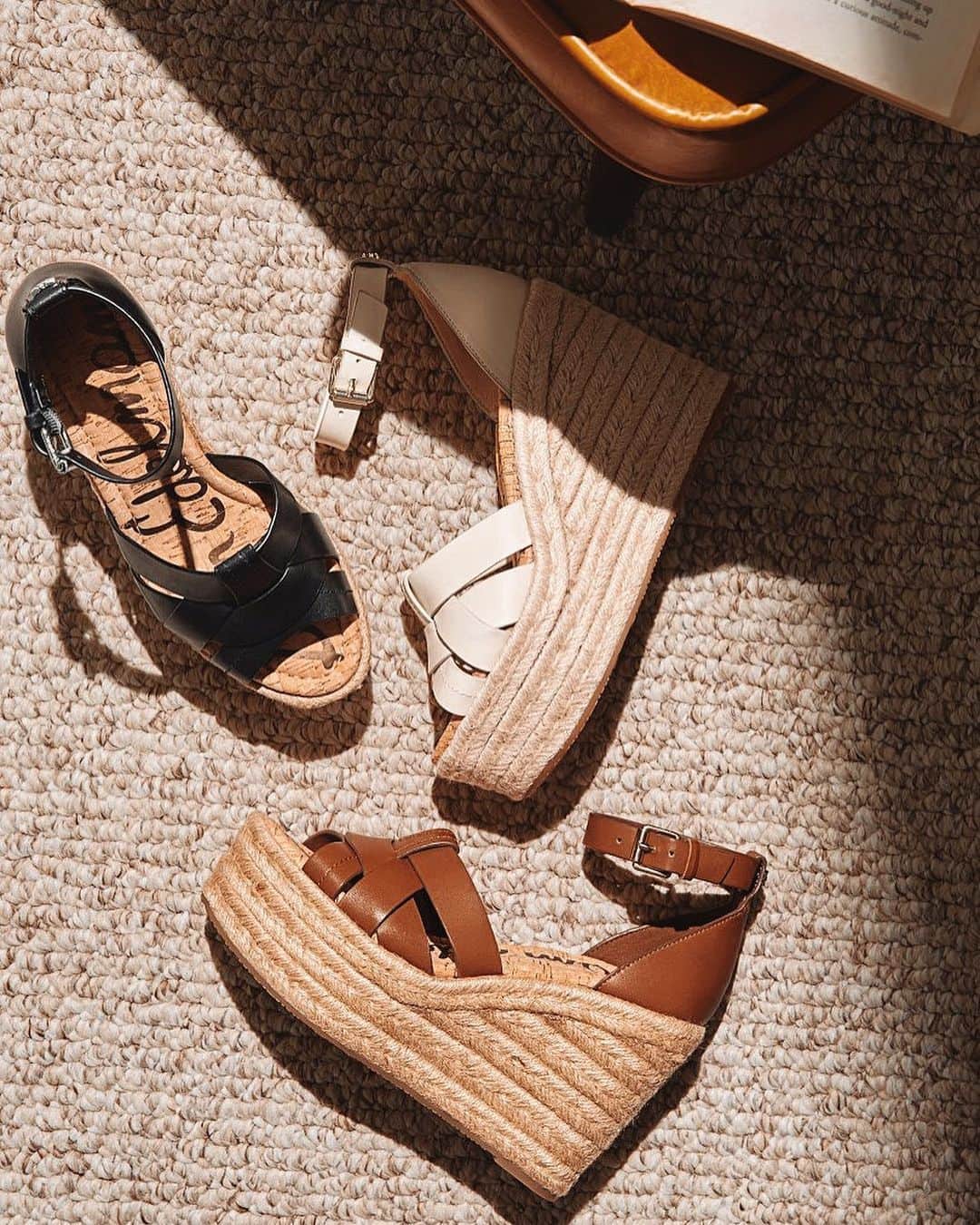 サムエデルマンのインスタグラム：「Add some height to your first looks of summer with the #Marietta wedge.」
