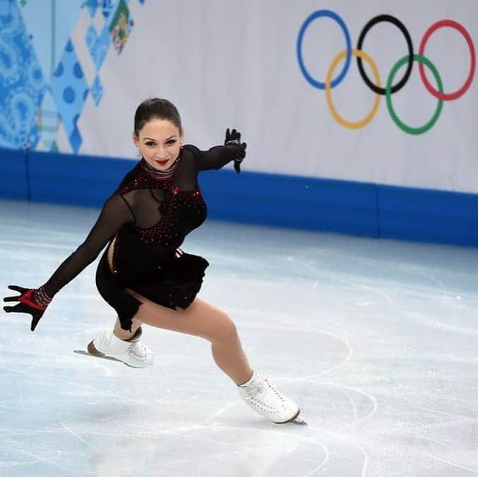 エレーネ・ゲデヴァニシヴィリのインスタグラム：「Happy Olympic day everyone!  Gatta love those facials in midair photos 🥴 . . . . . . . . . . .  #olympic #olympicfigureskating #sochi2014 #winterolympics #ellegede #skating #figure #figureskating」