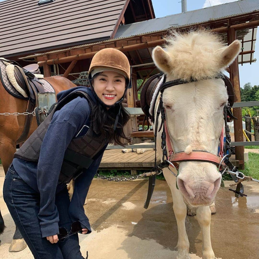 のインスタグラム：「馬乗ったよ🐎 地味に趣味化している🐴 道草食われてしまった 馬かわよい  #馬　#horse #乗馬　#茨城」