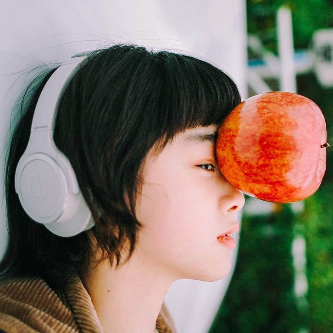 のインスタグラム：「zero-gravity? . . . . 無重力？👽 . . .」