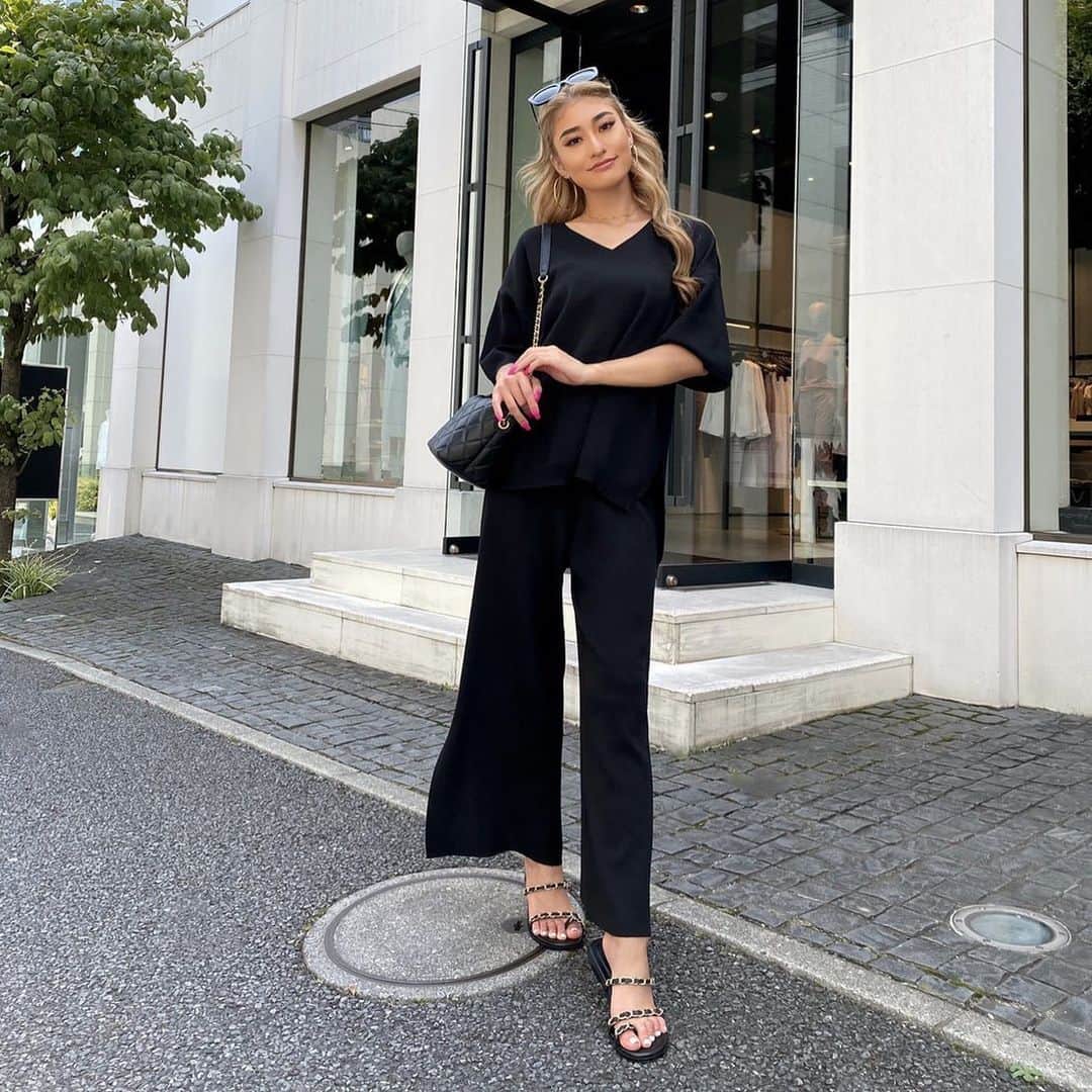 ANELA TOKYOのインスタグラム