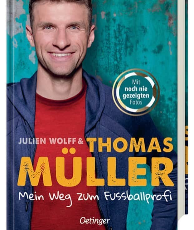 トーマス・ミュラーのインスタグラム：「Die Müllersche Kinderbuch-Trilogie 😀 Viel Spaß beim Lesen! 📖 ANZEIGE #esmuellert #kinderbuch #lesenmachtglücklich #thomasmüller #lesen #kinder #fussball」