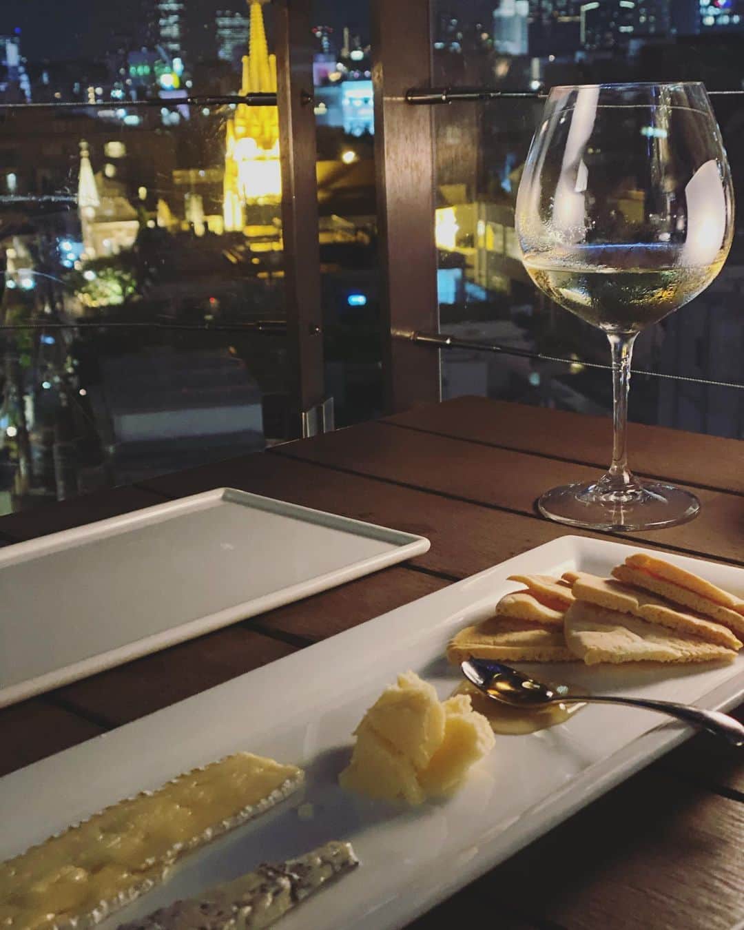 佐野友妃子のグルメインスタ