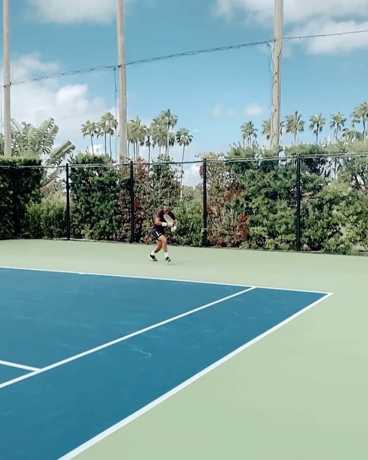 フェルナンド・ベルダスコのインスタグラム：「Buenas sensaciones en pista. Forehand check」