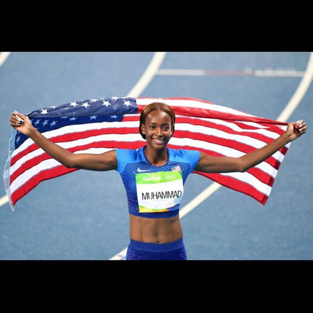 ダリラ・ムハマドのインスタグラム：「Happy Olympic Day!! In 2016 I became the first American Women to win gold at the Olympics in the 400 meter hurdles. After two tough years full of set backs and injuries this was an indescribable feeling. ❤️❤️ #tokyo2021」