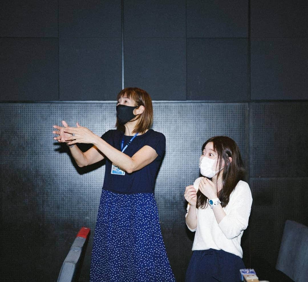 大林素子さんのインスタグラム写真 - (大林素子Instagram)「24日 赤坂レッドシアターにて 初日を迎えます！ 朗読劇・記憶観覧車チーム ゲネ終わりに、ハッピーバースデーの 歌が、あっ誰だっけ？と合わせて 歌ってたら まさかの私達だった瞬間(笑)」6月24日 0時30分 - m.oobayashi