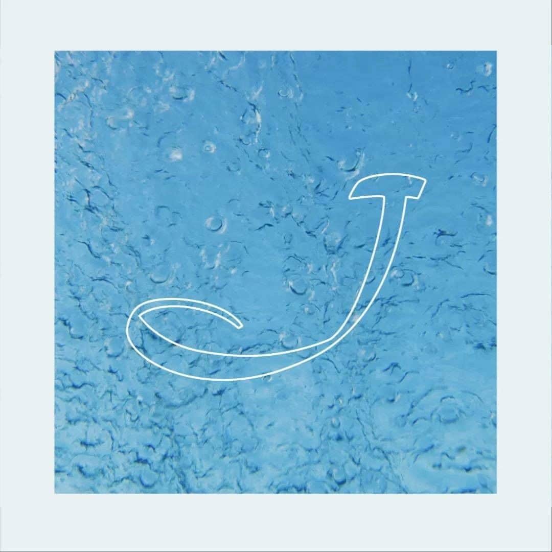 Jacob Cohenのインスタグラム：「Inspiration comes in waves  #JacobCohen #JacobCohenJeans」